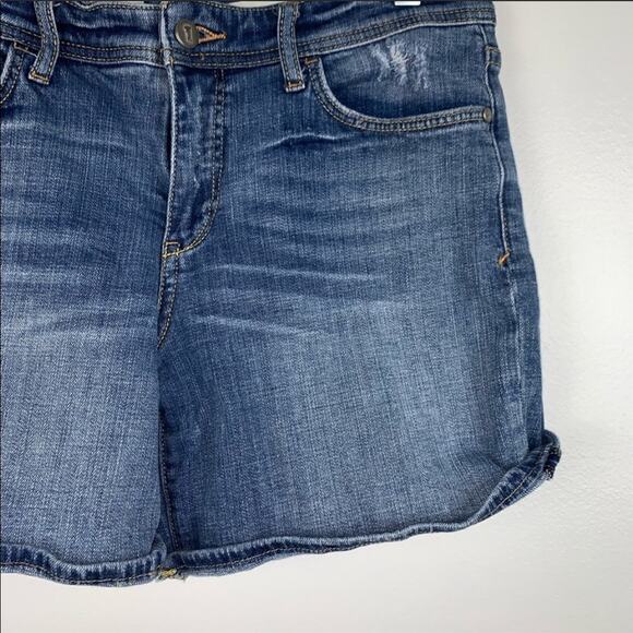 ANTHROPOLOGIE PILCRO Hyphen Relaxed Denim Jean Medium Blue Wash Shorts 27 - Picture 6 of 8